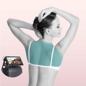 Mujer con espalda baja descubierta, mostrando piel suave y sin vello tras tratamiento de depilación láser con Soprano Titanium en Clínica Vitabella Copiapó.